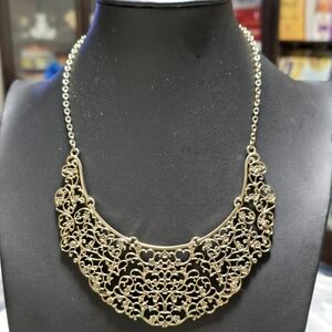 Vintage Gold Tone Bib Necklace L4